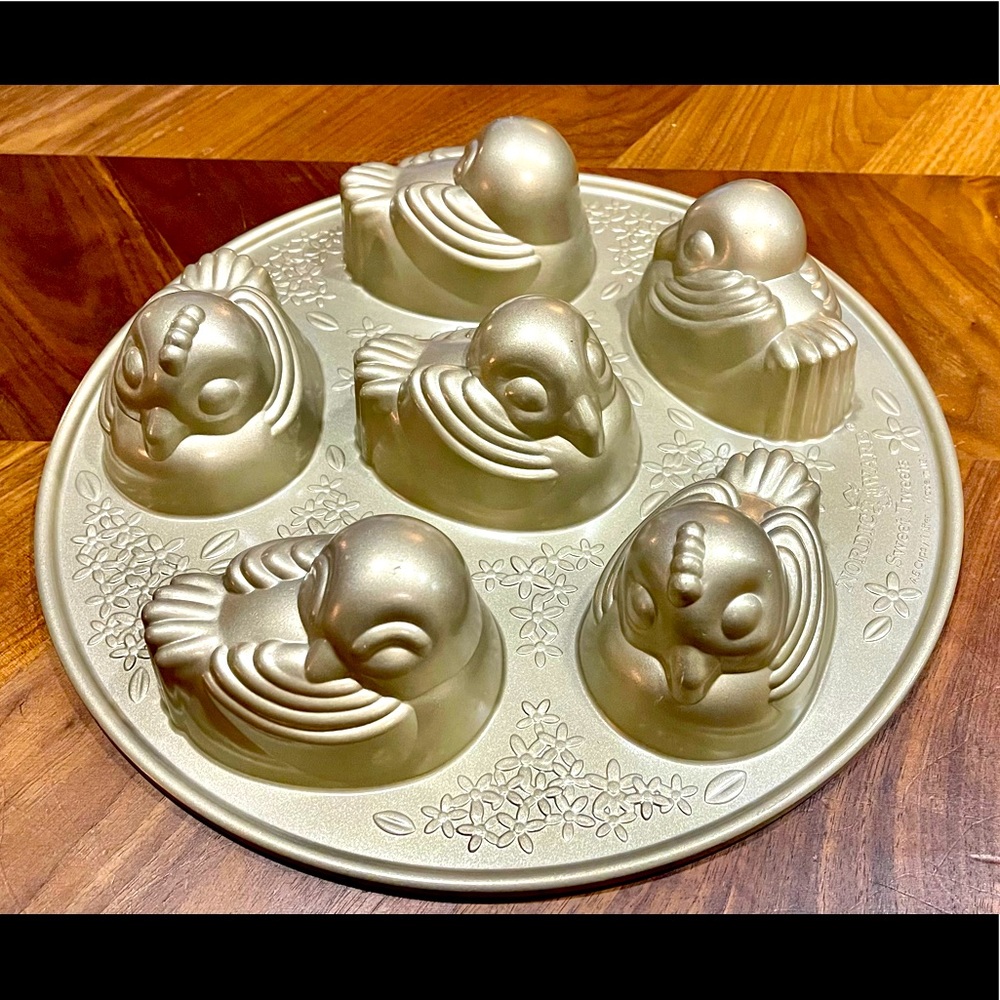 Nordic Ware "Sweet Tweets" Cakelet Baking Pan